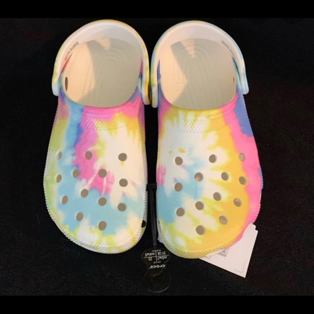 Crocs tye dye